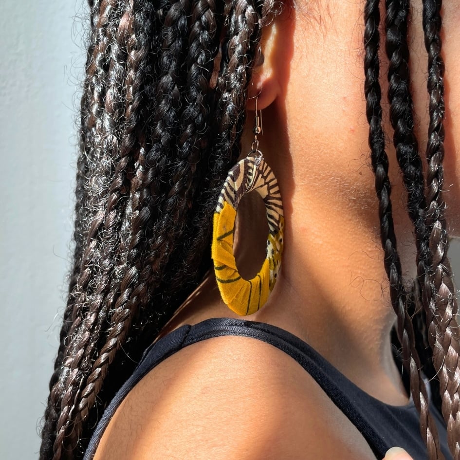 Boucles d'oreilles rondes recyclées en jaune