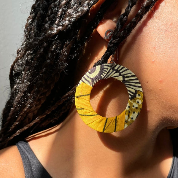 Boucles d'oreilles rondes recyclées en jaune