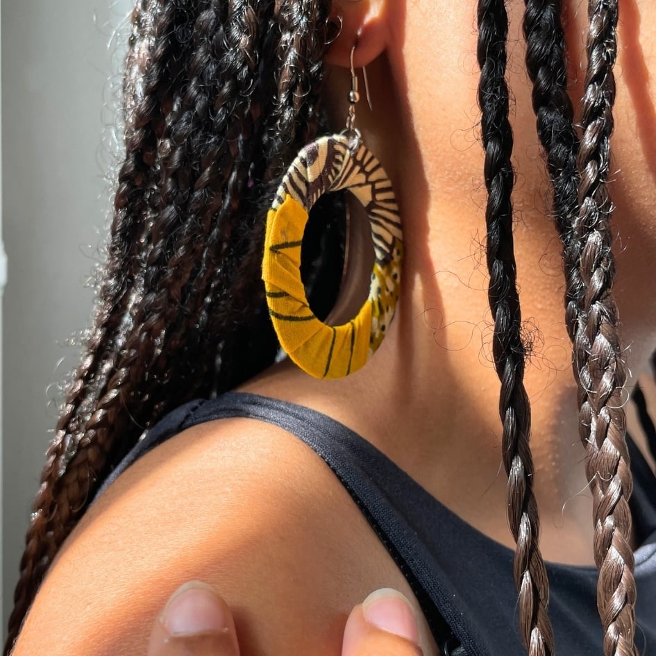 Boucles d'oreilles rondes recyclées en jaune