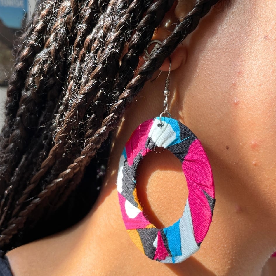 Boucles d'oreilles rondes recyclées multicolores