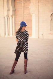 Chechia Electric Blue revisitée, entièrement réalisée à la main en laine